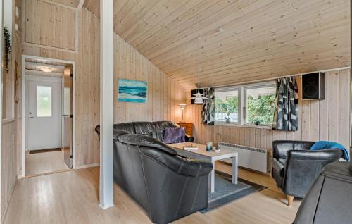 Farvang House | Cozy Home In Fårvang With Wifi