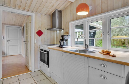 Farvang House | Cozy home in Fårvang with outdoor swimming pool