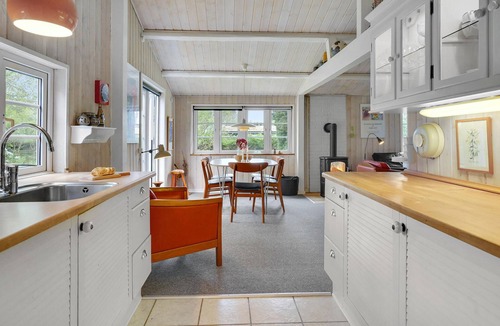 Farvang House | Cozy home in Fårvang with outdoor swimming pool