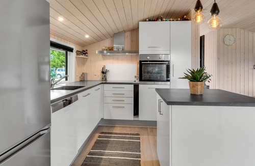 Farvang House | Cozy home in Fårvang with WiFi