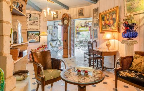 Morainville-Jouveaux House | Cozy Home In Morainville Jouvaux