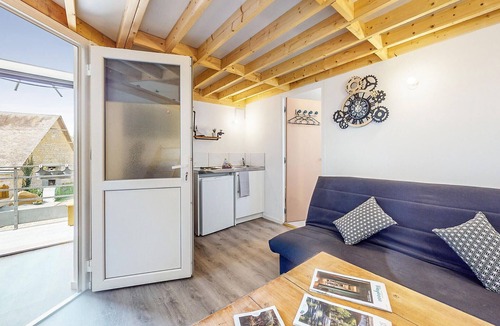 Neuilly-le-Vendin House | Cozy home in Neuilly le Vendin with WiFi