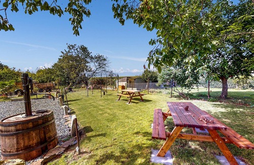Neuilly-le-Vendin House | Cozy home in Neuilly le Vendin with WiFi