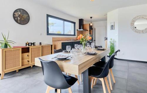 Saint-Germain-sur-Ay House | Cozy Home In Saint Germain Sur Ay With Wifi