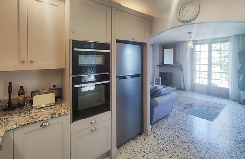 Thezan-les-Beziers House | Cozy home in Thézan les Béziers