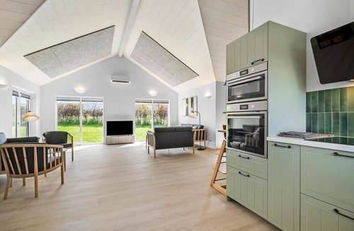 Frørup House | Cozy home in Frørup with jacuzzi