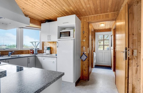 Lild Strand House | Cozy home in Frøstrup with sauna