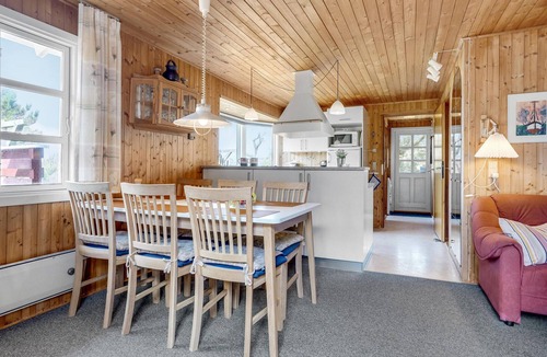 Lild Strand House | Cozy home in Frøstrup with sauna