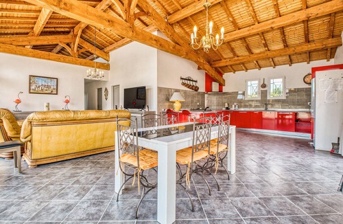 Gardonne House | Cozy home in Gardonne with WiFi