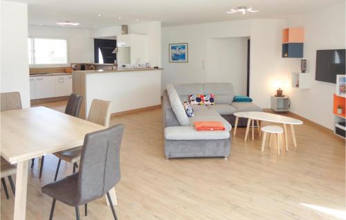 Ginestas House | Cozy Home In Ginestas With Wifi