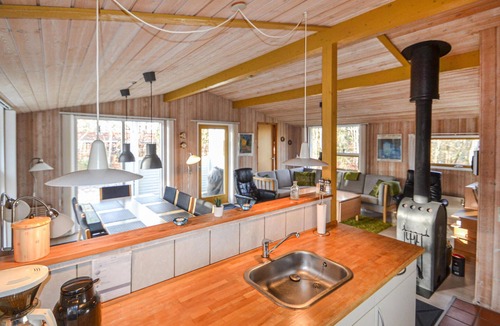 Fjellerup Strand House | Cozy home in Glesborg with sauna