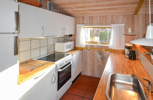 Fjellerup Strand House | Cozy home in Glesborg with sauna