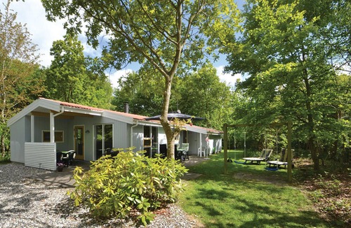 Fjellerup Strand House | Cozy home in Glesborg with sauna