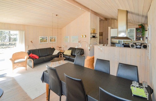 Fjellerup Strand House | Cozy home in Glesborg with sauna