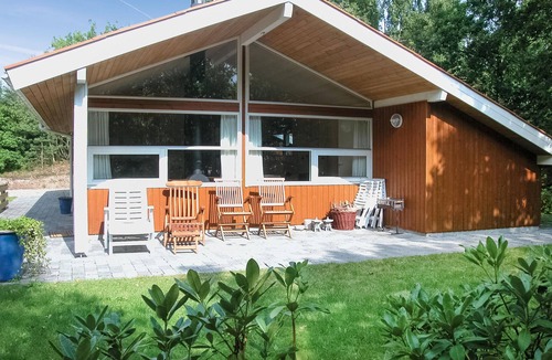 Fjellerup Strand House | Cozy home in Glesborg with sauna