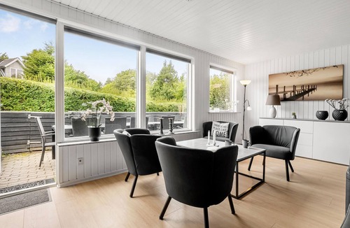 Bønnerup Strand House | Cozy home in Glesborg with sauna