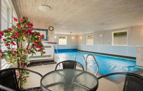 Bønnerup Strand House | Cozy Home In Glesborg With Sauna
