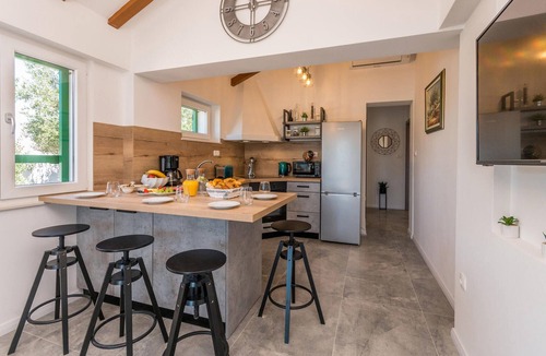 Sveti Filip i Jakov House | Cozy home in Gornje Rastane