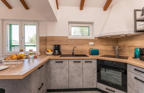 Sveti Filip i Jakov House | Cozy home in Gornje Rastane