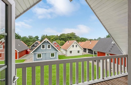 Grasten House | Cozy home in Gråsten with kitchen