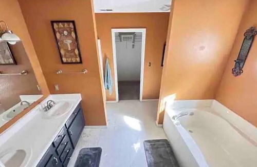 Acton House | Cozy Home in Greenwood area!
