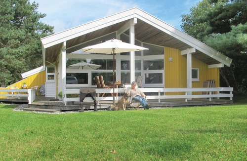 Grenaa House | Cozy home in Grenaa with sauna