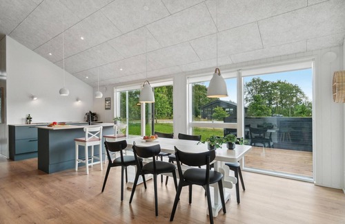 Grenaa House | Cozy home in Grenaa with kitchen