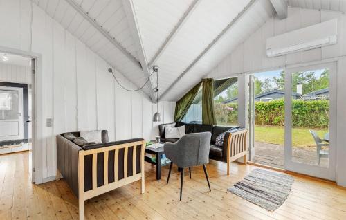 Grena Strand House | Cozy Home In Grenaa With Wifi