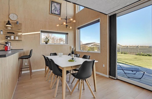 Fynshav House | Cozy home in Haderslev with kitchen