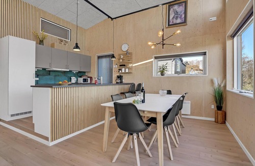 Fynshav House | Cozy home in Haderslev with kitchen
