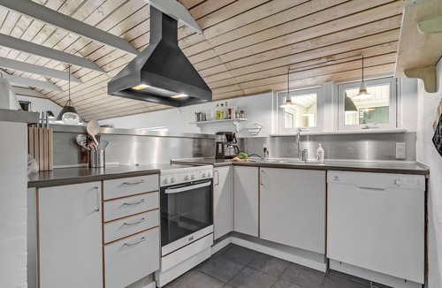 Helberskov Strand House | Cozy home in Hadsund with sauna