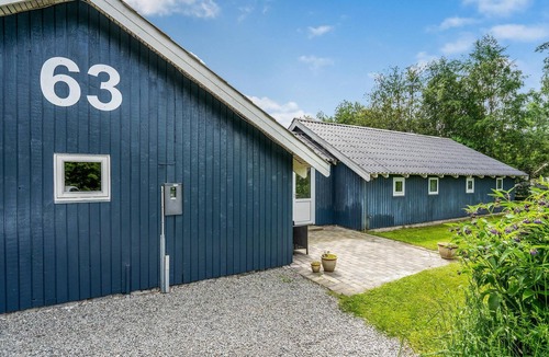 Helberskov Strand House | Cozy home in Hadsund with sauna