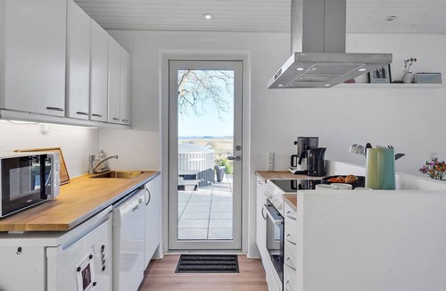 Havndal House | Cozy home in Hadsund with WiFi
