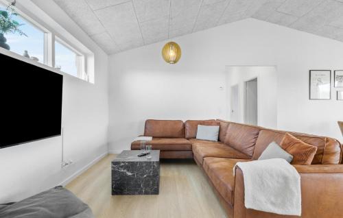 Hadsund House | Cozy Home In Hadsund With Sauna