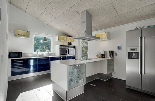 Øster Melholt House | Cozy home in Hals with sauna