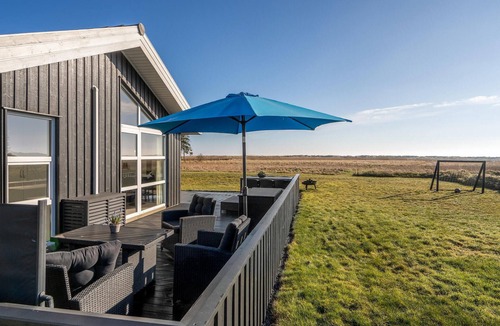 Hou House | Cozy home in Hals with sauna