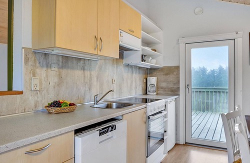 Hanstholm House | Cozy home in Hanstholm with kitchen