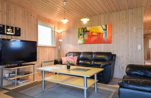 Harboore House | Cozy home in Harboøre with kitchen