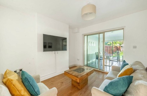 Roxbourne House | Cozy home in Harrow