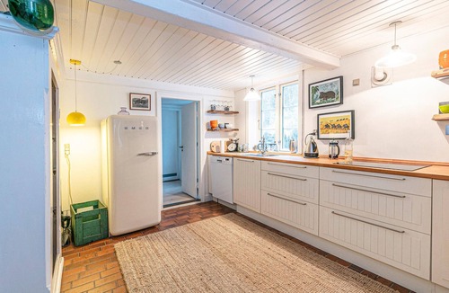Hasle House | Cozy home in Hasle with house sea view