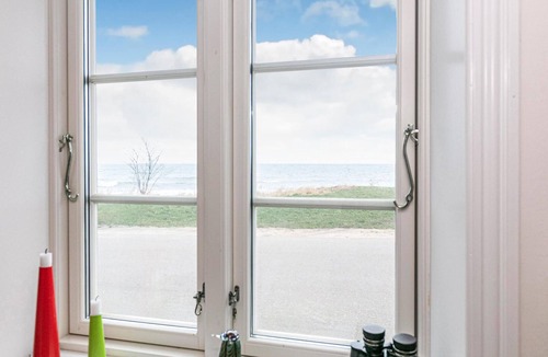 Hasle House | Cozy home in Hasle with house sea view
