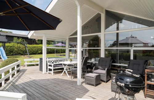 Hejlsminde Strand House | Cozy home in Hejls with kitchen