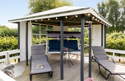 Hejlsminde Strand House | Cozy home in Hejls with kitchen