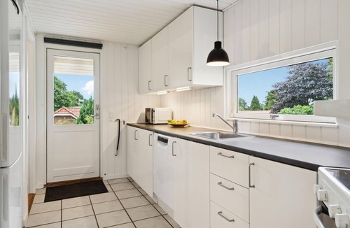Hejlsminde Strand House | Cozy home in Hejls with sauna