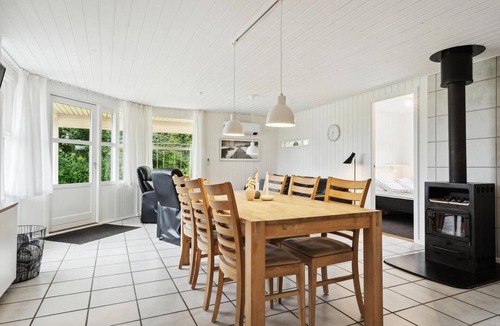 Hejlsminde Strand House | Cozy home in Hejls with sauna
