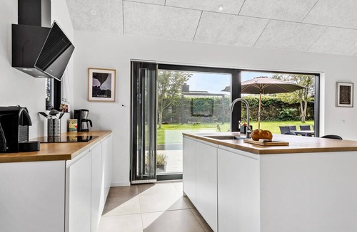 Hejlsminde Strand House | Cozy home in Hejls with sauna