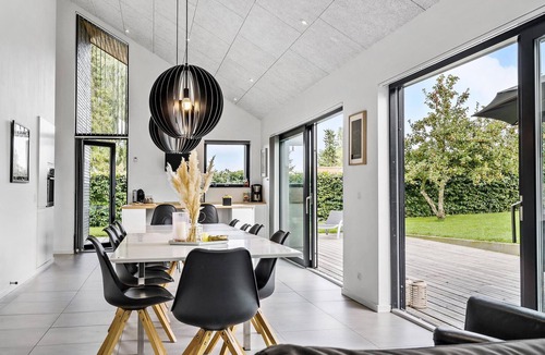 Hejlsminde Strand House | Cozy home in Hejls with sauna