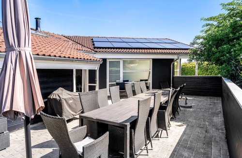 Hejlsminde Strand House | Cozy home in Hejls with sauna