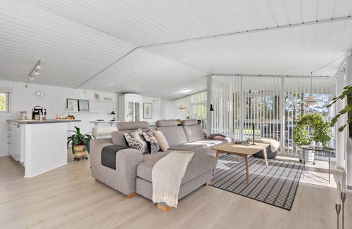 Bork Havn House | Cozy home in Hemmet with kitchen