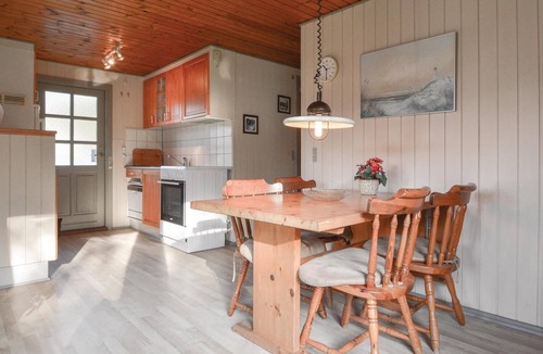 Bork Havn House | Cozy home in Hemmet with kitchen